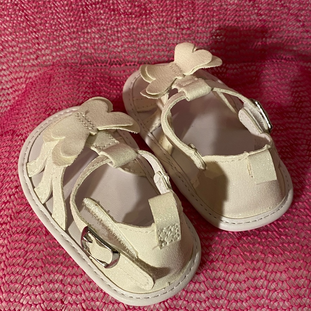 3/$20 💞 Infant Sandals Bundle - Picture 5 of 10